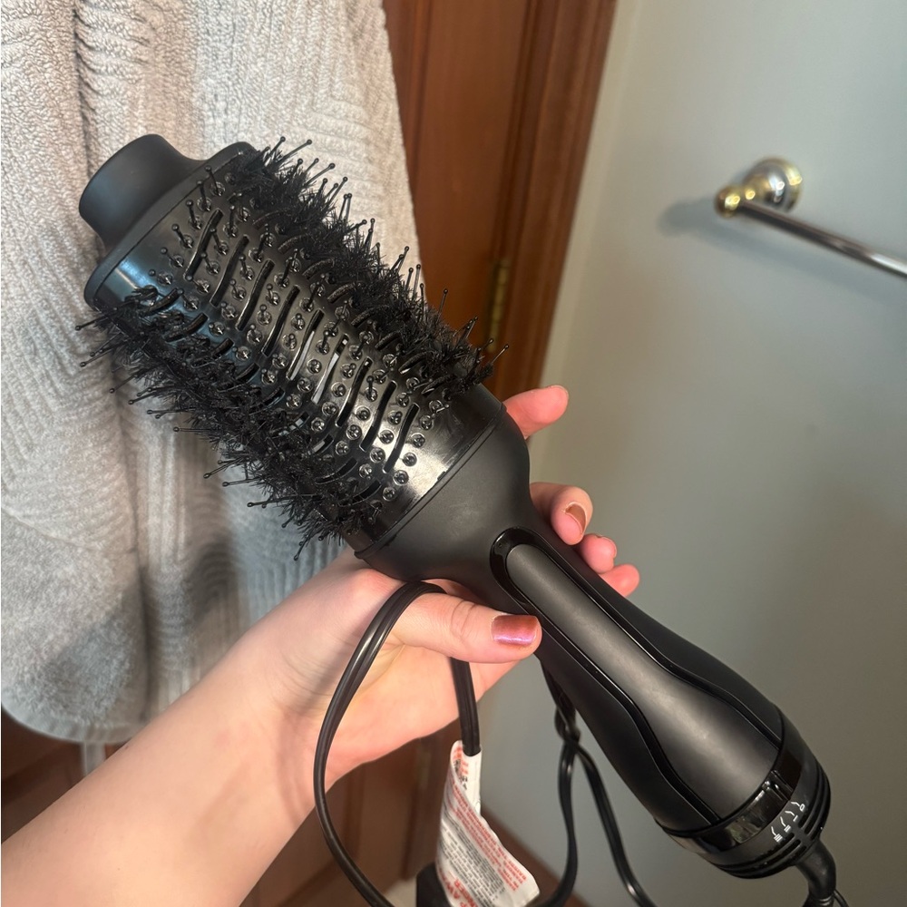 Black Hair Dryer Brush
